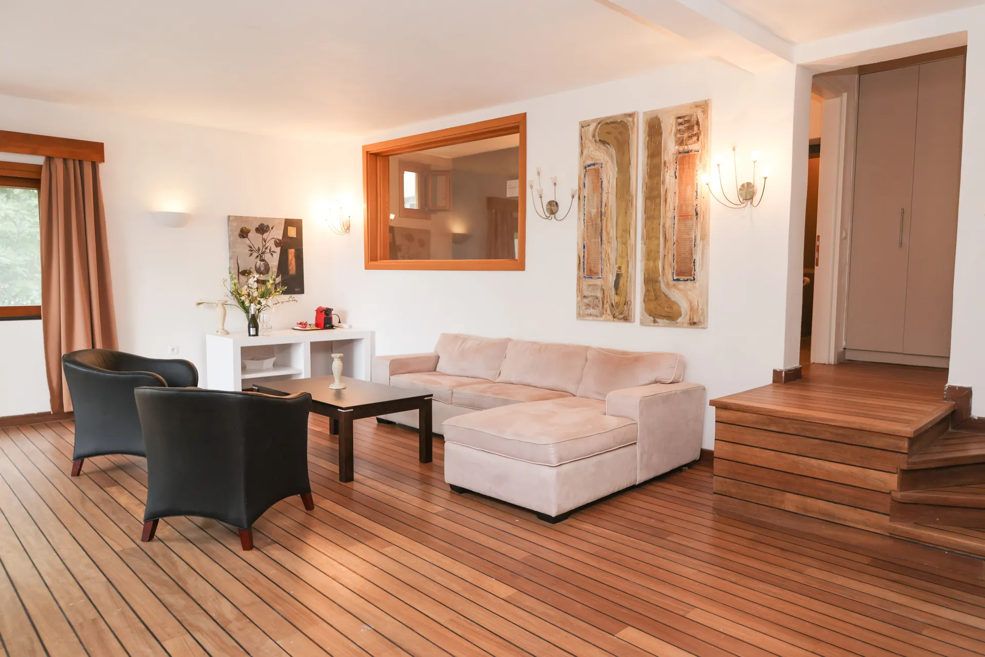 Tiara Holidays - Kanapitsa Mare Hotel - superior suite living room